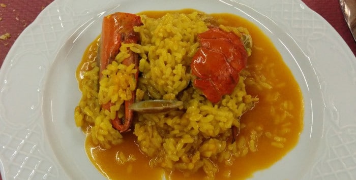 plato-de-arroz-con-bogavante-la-cerezal-ribadesella-asturias