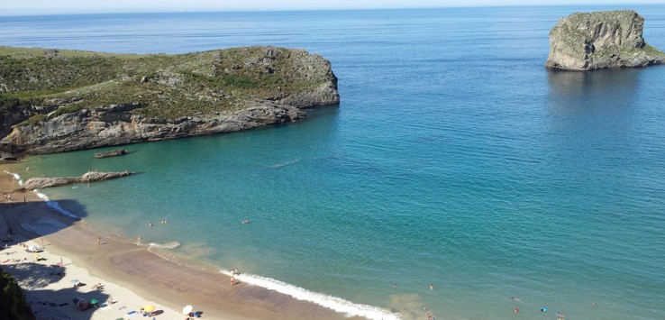 playa-de-la-ballota-andrín-asturias