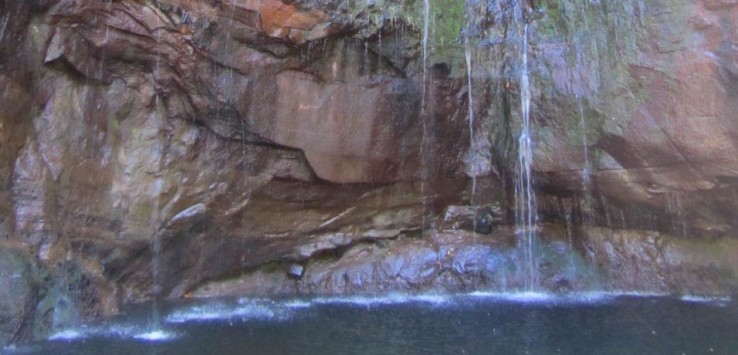 Hondonada de la Levada das 25 Frontes