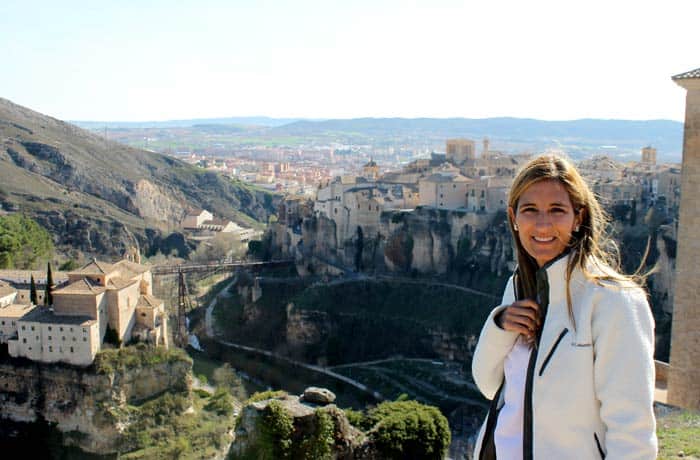 Estefanía, en el mirador del barrio del Castillo que ver en Cuenca