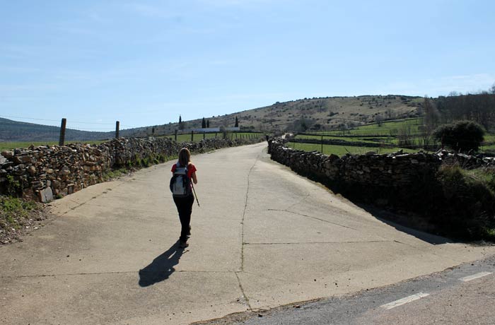 Inicio de la ruta al Castillo Viejo de Valero en La Bastida
