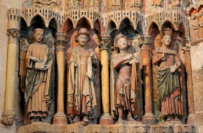 Un ángel, Isaías, Daniel y el rey Salomón en el Pórtico de la Majestad qué ver en Toro