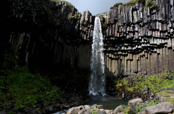 Cascada Svartifoss Islandia por libre