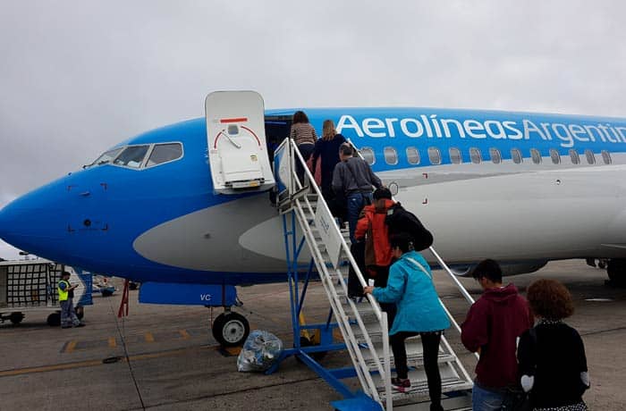 Subiendo a un vuelo interno de Aerolíneas Argentinas Argentina por libre