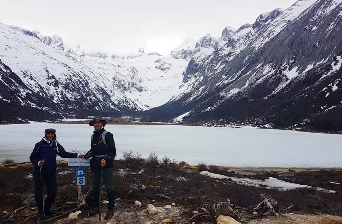 Ante la Laguna Esmeralda en Ushuaia Argentina por libre