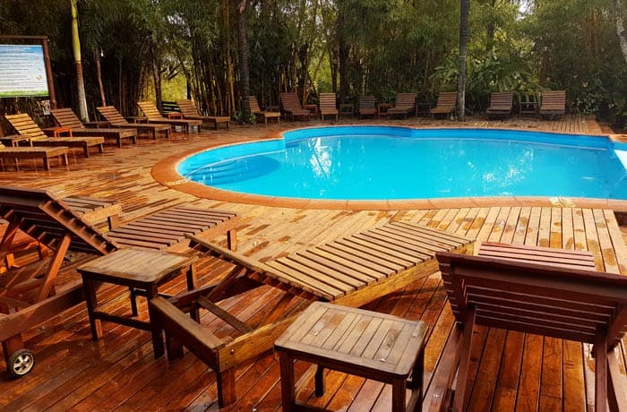 Piscina de La Aldea de la Selva Lodge Argentina por libre