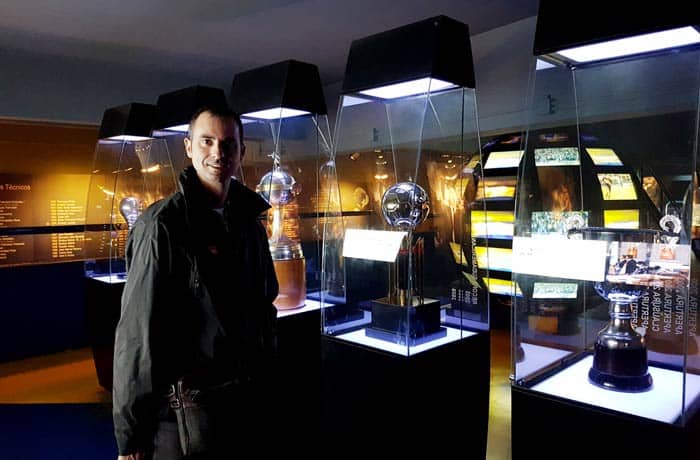 Sala de trofeos en el Museo de la Pasión Boquense visitar La Boca