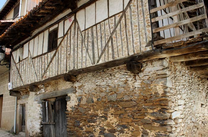 Casa típica serrana en Sotoserrano ruta de los Tres Ríos