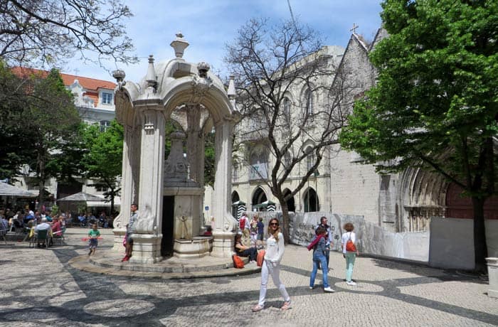Chafariz do Carmo ruta por el Chiado