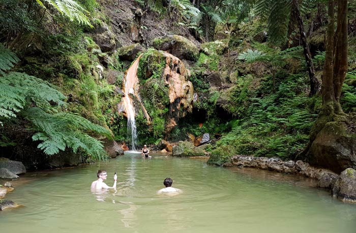 Caldeira Velha en Sao Miguel viajar a las Azores por libre