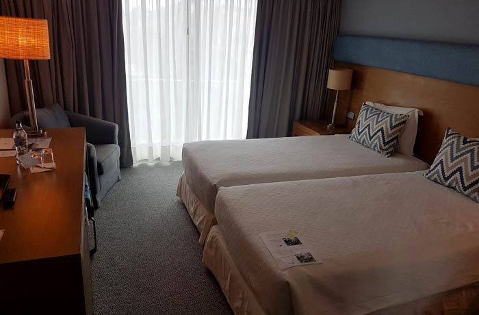 Dormitorio del hotel do Caracol en Terceira viajar a las Azores por libre
