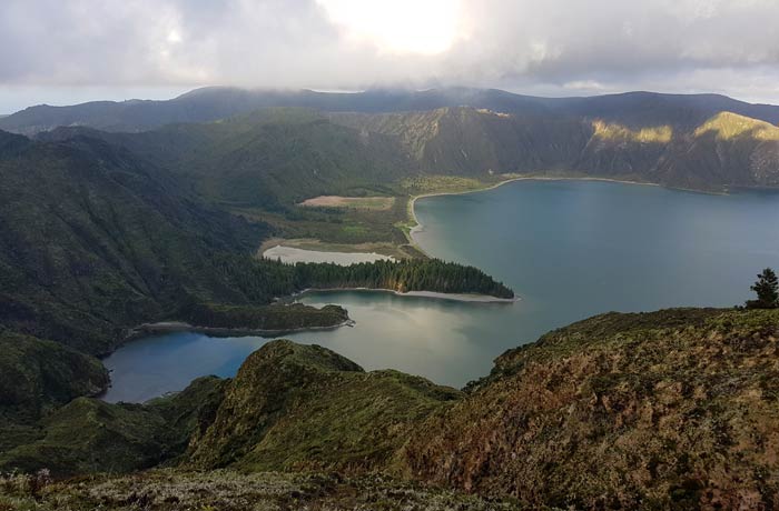 Vista del Lagoa do Fogo en Sao Miguel viajar a las Azores por libre